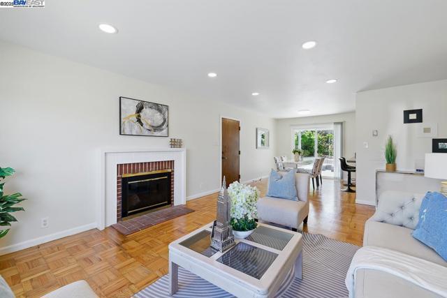 232 Longford Dr, South San Francisco CA: https://media.crmls.org/mediaz/26e79cb2-a812-449f-a22b-2a2163aaf68f.jpg