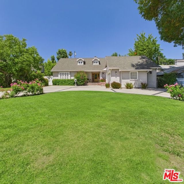 4981 Noeline Avenue, Encino CA: https://media.crmls.org/mediaz/26e8656c-32ae-4220-856b-ad6d8d8d7f82.jpg