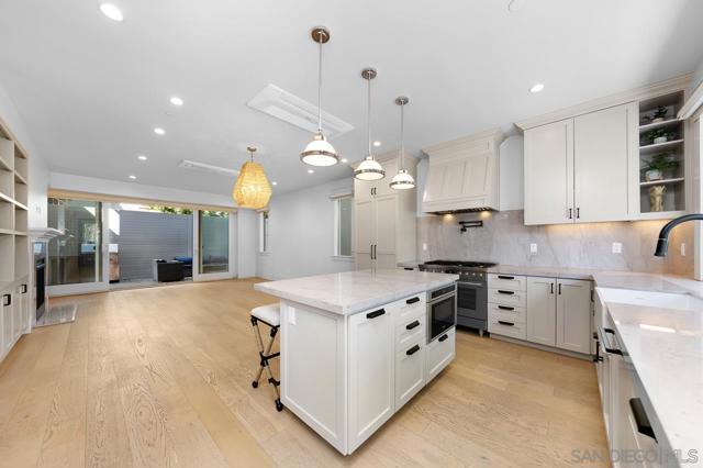 825 9th St., Coronado CA: https://media.crmls.org/mediaz/26e893d3-447c-4f17-8547-44c31d907a6b.jpg