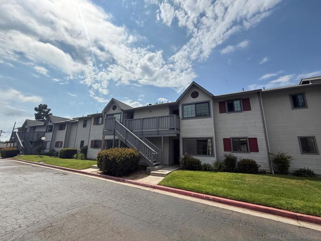 205 Camlau Dr #C