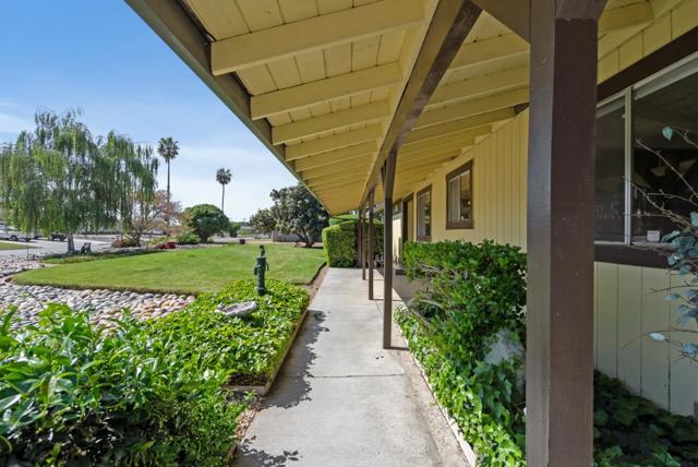 220 Holliday Drive, Hollister CA: https://media.crmls.org/mediaz/26e9638c-92e5-48f5-944a-dba71444335d.jpg