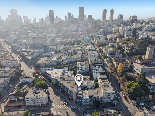 649651 Francisco St, San Francisco CA: https://media.crmls.org/mediaz/26ea3e62-3a6b-429a-8b97-6dec4d792afe.jpg