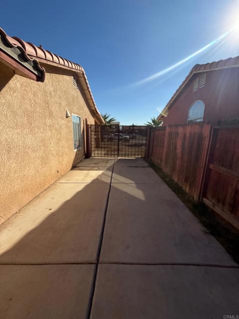 Detail Gallery Image 5 of 21 For 26 W Pheasant St, Heber,  CA 92249 - 3 Beds | 2 Baths