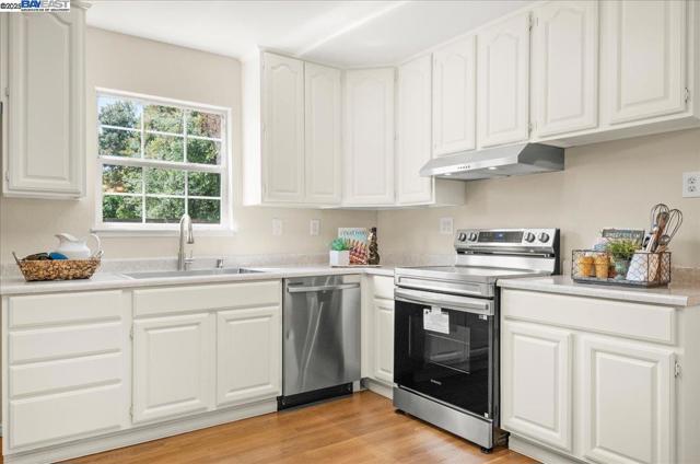 7551 Buckeye Pl, Newark CA: https://media.crmls.org/mediaz/26ea6e4d-8315-482c-a560-0ff1c1458481.jpg