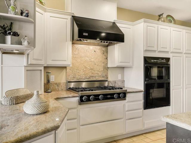 31755 Rancho Vista Road, Temecula CA: https://media.crmls.org/mediaz/26eaf7a9-fe2c-433e-bbad-ce4c11a3a601.jpg