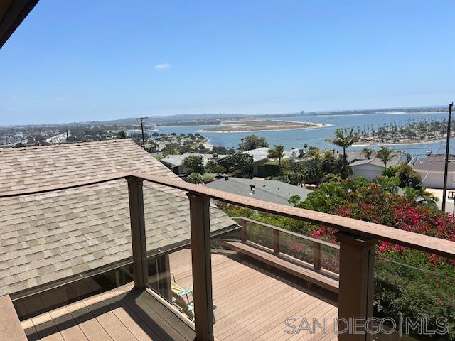 3154 Lloyd St, San Diego CA: https://media.crmls.org/mediaz/26eafb88-a48a-43fd-9292-0a52e4f5ebb6.jpg