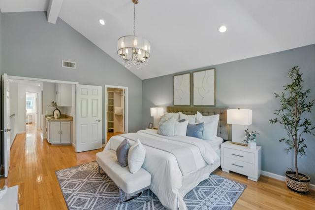 213 Yarborough Lane, Redwood City CA: https://media.crmls.org/mediaz/26eb2cd5-4a3e-4742-8815-acf2e26d4d7a.jpg