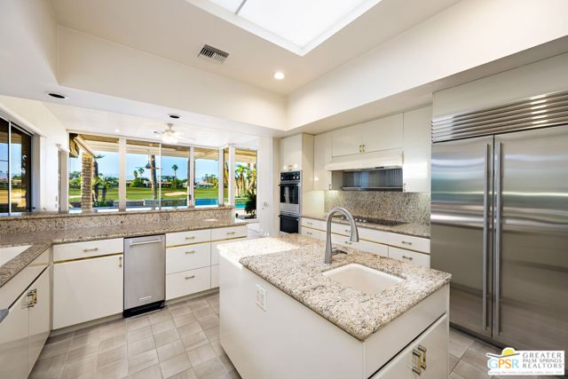 14 Churchill Lane, Rancho Mirage, CA 92270