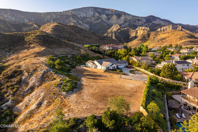 4221 Goldstone Lane, Simi Valley CA: https://media.crmls.org/mediaz/26ebe1c8-ba42-4a04-b07d-207e8873baf9.jpg