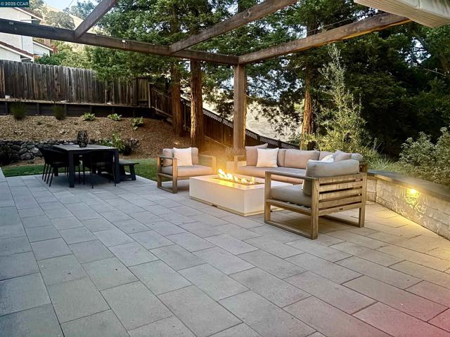 2342 Brantford Court, Walnut Creek CA: https://media.crmls.org/mediaz/26ecc5f9-9074-4570-8839-b5eeca144e8e.jpg
