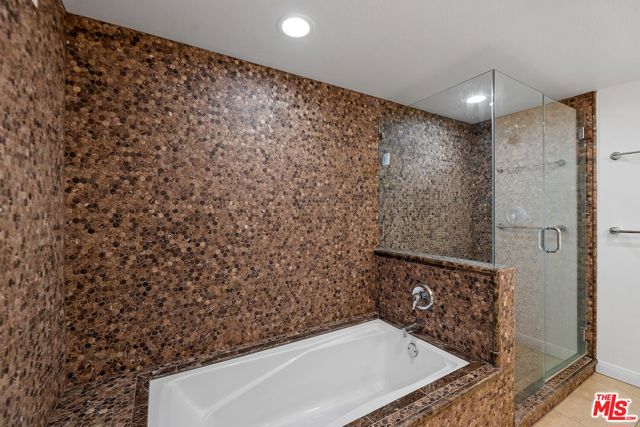 851 North San Vicente Boulevard, 117 photo 11