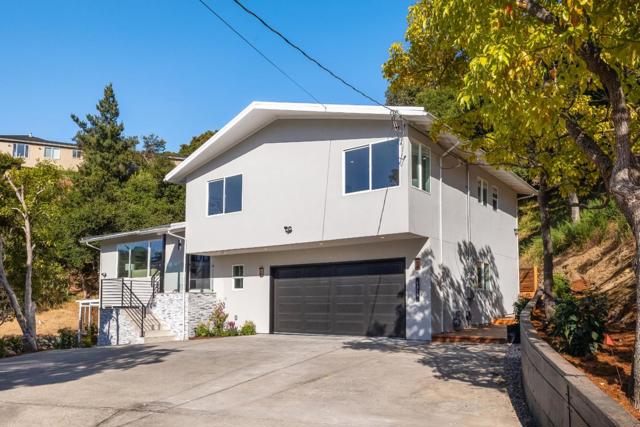 1315 Black Mountain Road, Hillsborough CA: https://media.crmls.org/mediaz/26ed571a-38cc-4b47-a199-b8c618c5b8ad.jpg