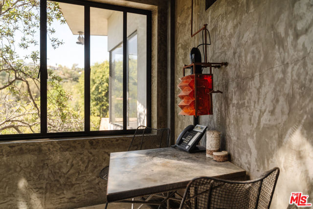 7017 Senalda Road, Los Angeles CA: https://media.crmls.org/mediaz/26edfb0e-4759-4b0e-aa4e-38fda1f30283.jpg