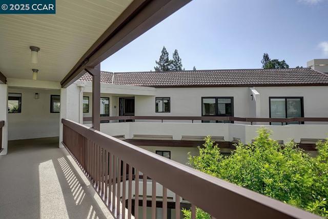 3288 Terra Granada Dr, Walnut Creek CA: https://media.crmls.org/mediaz/26ee39a0-52e3-4cc8-bee9-cda978dbbeb2.jpg