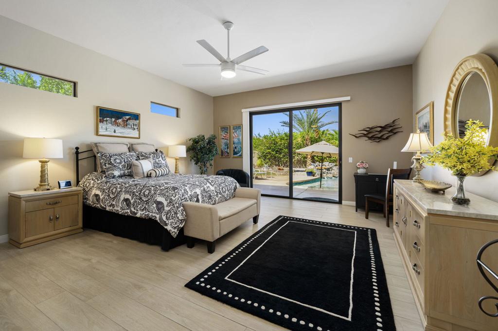 https://media.crmls.org/mediaz/26ee992f-22ff-4d02-86d6-14bb1afb7509.jpg?preset=X-Large