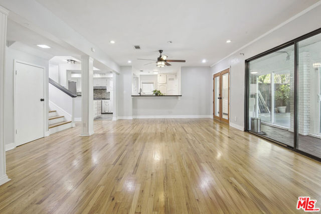 5527 Columbus Avenue, Sherman Oaks CA: https://media.crmls.org/mediaz/26ef36c7-df3d-49bb-8352-c48910fa419c.jpg