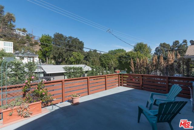 8518 Walnut Drive, Los Angeles, California 90046, 3 Bedrooms Bedrooms, ,1 BathroomBathrooms,Single Family Residence,For Sale,Walnut,24406557