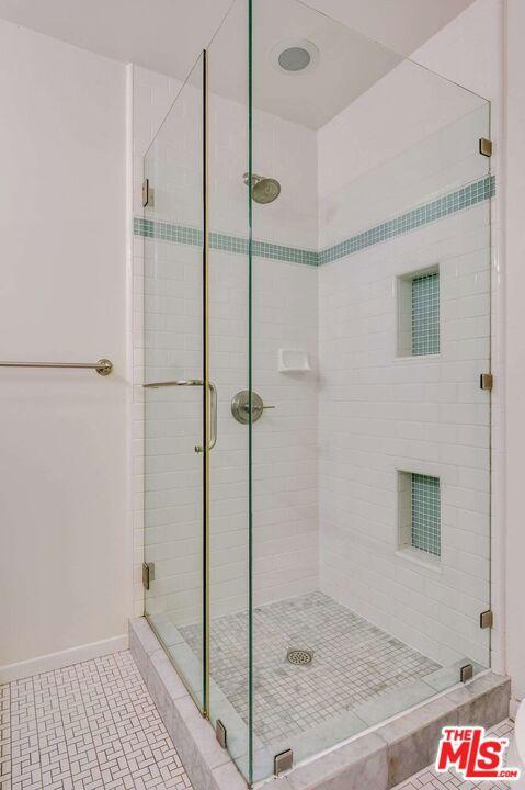 https://media.crmls.org/mediaz/26ef9223-7015-47cc-955b-1a2ac6143ae3.jpg?preset=X-Large