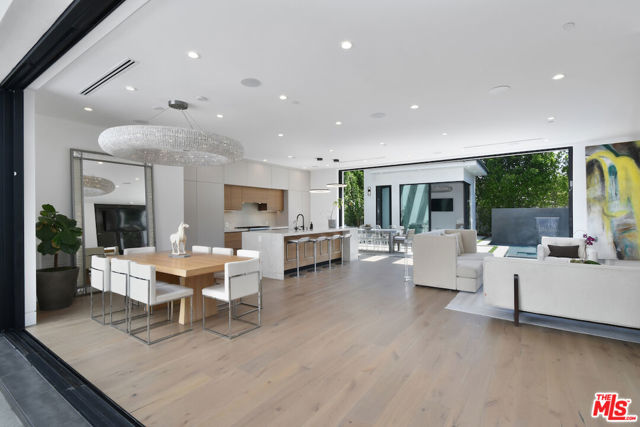 5316 Lennox, Sherman Oaks CA: https://media.crmls.org/mediaz/26efd2c1-2a31-4951-9eb5-91b79545ccbe.jpg
