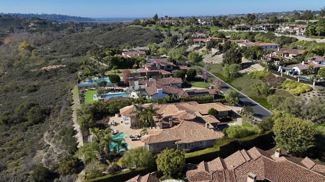 4695 Rancho Verde Trl, San Diego CA: https://media.crmls.org/mediaz/26efefe6-cc42-4ce9-8c7c-74247713282e.jpg