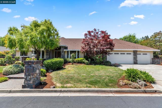 109 Bria Ct, Walnut Creek CA: https://media.crmls.org/mediaz/26f015c2-f97f-4ae0-b89f-1221d6258c8d.jpg