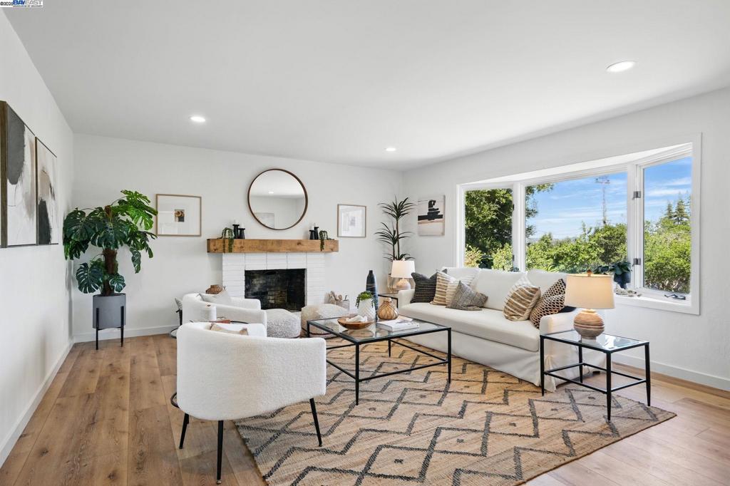 35 San Joaquin Pl