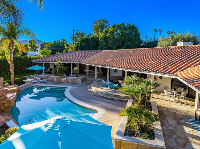 73484 Goldflower Street, Palm Desert CA: https://media.crmls.org/mediaz/26f1cdc1-bd48-4902-8251-ea5fada82dfc.jpg