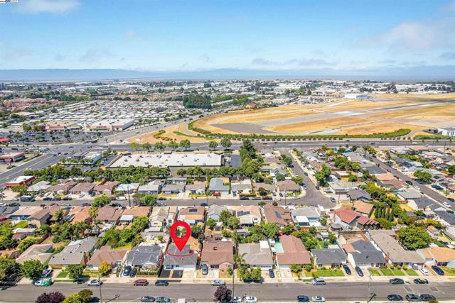 23639 Odom Dr, Hayward CA: https://media.crmls.org/mediaz/26f1d25a-72a2-468f-8b51-791777d3ea04.jpg
