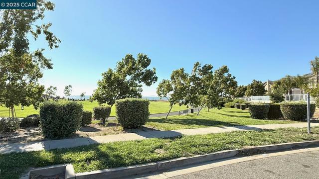 1033 LANTERN BAY, Hercules CA: https://media.crmls.org/mediaz/26f240be-84bf-455a-b232-2146e572d386.jpg