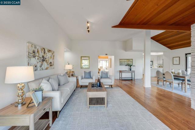 Image 10 of 34 For 36 Candlewood Place