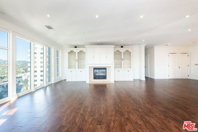 10580 Wilshire Boulevard, Los Angeles CA: https://media.crmls.org/mediaz/26f38727-fa7f-48c0-b83e-d84ff91a4dd1.jpg