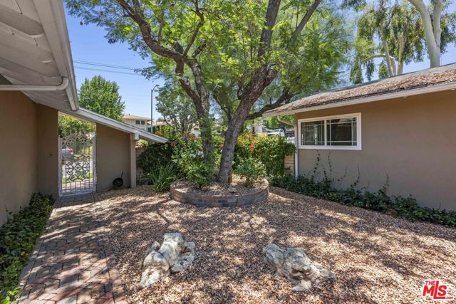 4701 Dunman Avenue photo 4