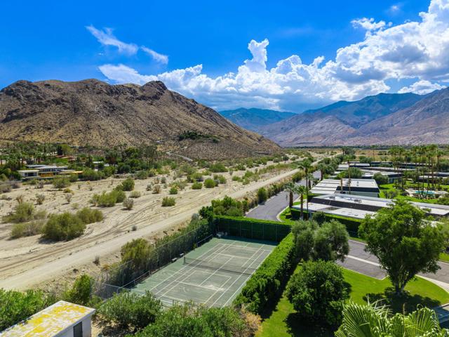 2515 E Jacaranda Road, Palm Springs CA: https://media.crmls.org/mediaz/26f4186c-7ccc-4c11-b2ac-c86905776d33.jpg