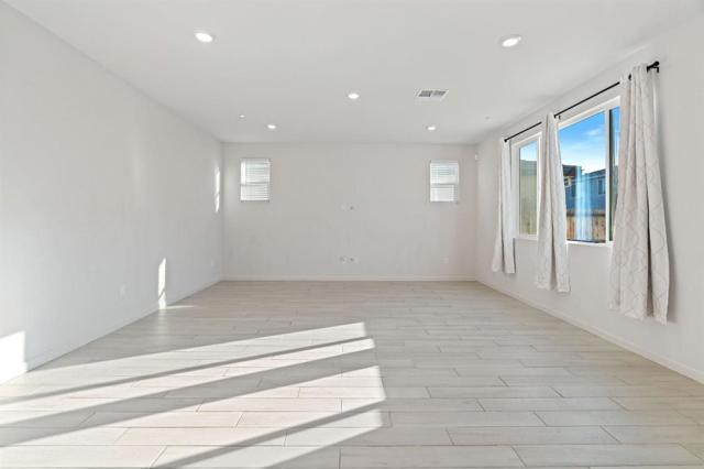 10190 Ashlar, Elk Grove CA: https://media.crmls.org/mediaz/26f4404d-0754-4866-afc7-e2a3d86ce7ab.jpg