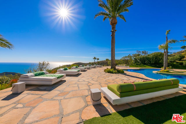 10502 Yellow Hill Road, Malibu CA: https://media.crmls.org/mediaz/26f4dafe-028f-478d-b60c-24f9596a7d8d.jpg
