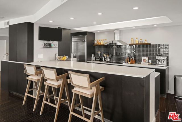 7250 Franklin Avenue, Los Angeles CA: https://media.crmls.org/mediaz/26f4fa7f-0bed-4526-a85a-4c5af7e4b0bb.jpg