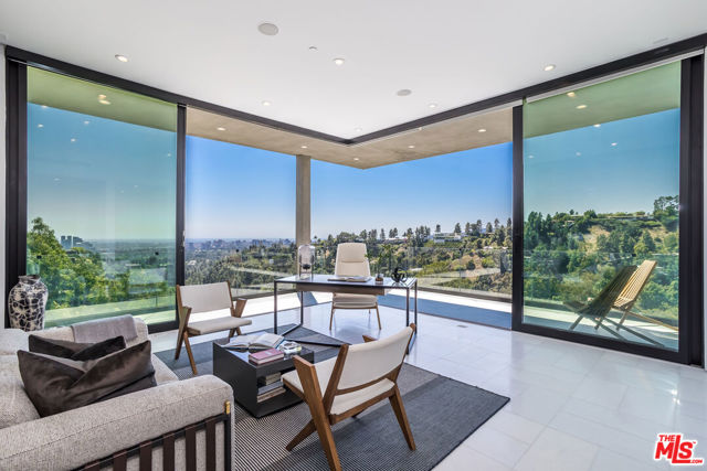 9406 Lloydcrest Drive, Beverly Hills CA: https://media.crmls.org/mediaz/26f50772-945e-4b2a-9273-c3bbe24e292b.jpg