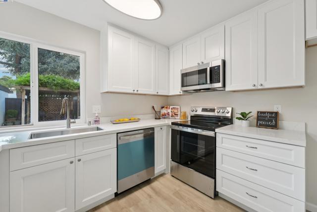 470 Rego Cmn, Fremont CA: https://media.crmls.org/mediaz/26f57116-40c9-4eab-9175-c0ef8c598bad.jpg