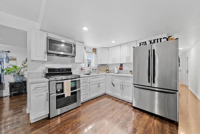 Detail Gallery Image 2 of 26 For 255 E Bradley Ave Spc 35,  El Cajon,  CA 92021 - 3 Beds | 1/1 Baths