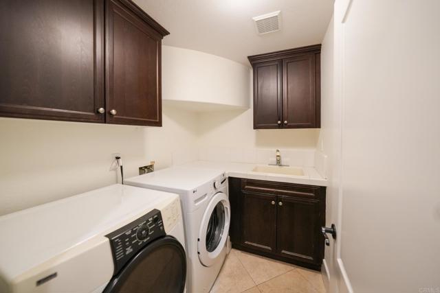 Detail Gallery Image 29 of 61 For 821 Shadow Ridge Pl, Chula Vista,  CA 91914 - 5 Beds | 4/1 Baths