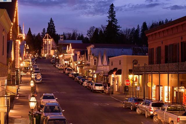 14068 Gas Canyon Rd, Nevada City CA: https://media.crmls.org/mediaz/26f75314-90d7-4d8d-ad8b-0f264a5a2338.jpg