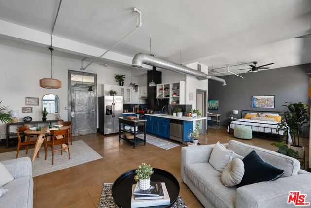 108 W 2nd Street, Los Angeles CA: https://media.crmls.org/mediaz/26f7d9fb-f27c-48fc-bdcc-0bddb46b15b2.jpg