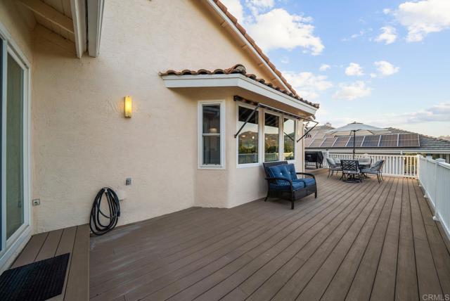 15425 Vista Vicente Dr, San Diego CA: https://media.crmls.org/mediaz/26f89a42-da6f-49e7-9696-a76d047f22af.jpg