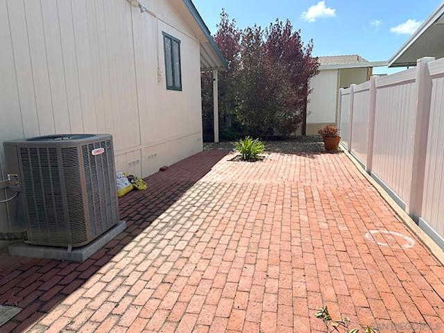 5330 Don Miguel Drive, Carlsbad CA: https://media.crmls.org/mediaz/26f8b7cb-11ab-4f10-981e-b3ff9d4f38bc.jpg
