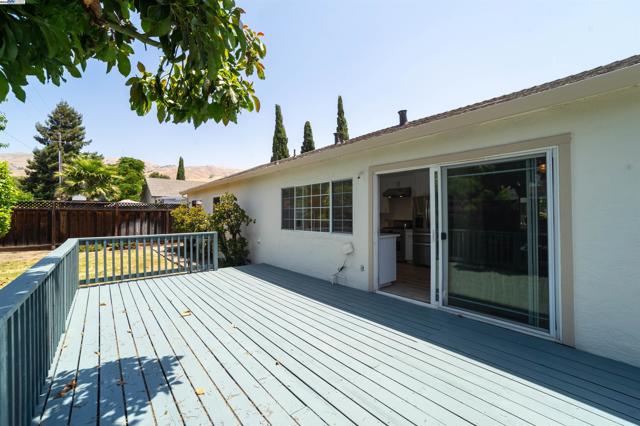 709 Covina Way, Fremont CA: https://media.crmls.org/mediaz/26f8cdd6-c760-4fae-974b-57f84612bddc.jpg