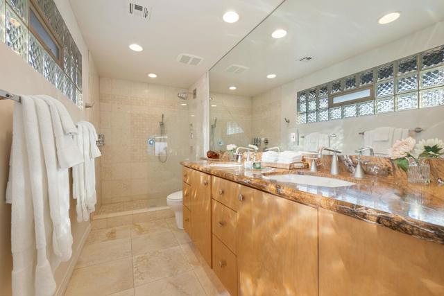 45371 Rancho Palmeras Drive, Indian Wells CA: https://media.crmls.org/mediaz/26f941d8-563c-4e3f-b365-663e64ef9cc2.jpg