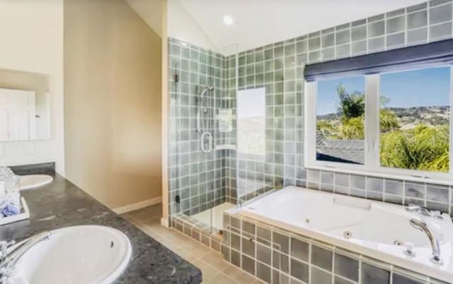 985 Woodview Place, San Jose CA: https://media.crmls.org/mediaz/26f9460b-093a-4ff1-b590-024f54ce6b75.jpg