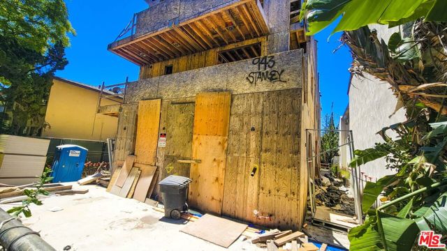 943 North Stanley Avenue photo 4