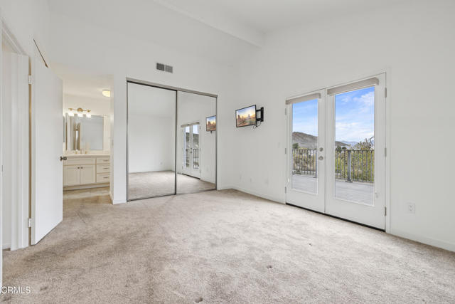 27722 Buckskin Drive, Castaic CA: https://media.crmls.org/mediaz/26f9ecbc-1979-41e6-b587-c9ae2185fc9e.jpg