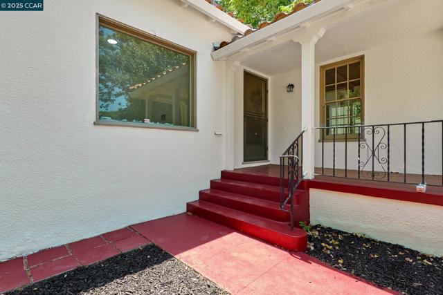 1335 Pine St, Pittsburg CA: https://media.crmls.org/mediaz/26fa0c63-f0af-42fb-8035-2ead41d44c66.jpg